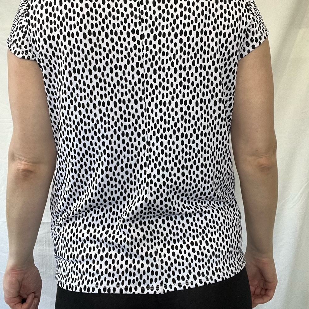 Adrianna Papell Size M Dotted Short Sleeve Shirt - Picture 9 of 9